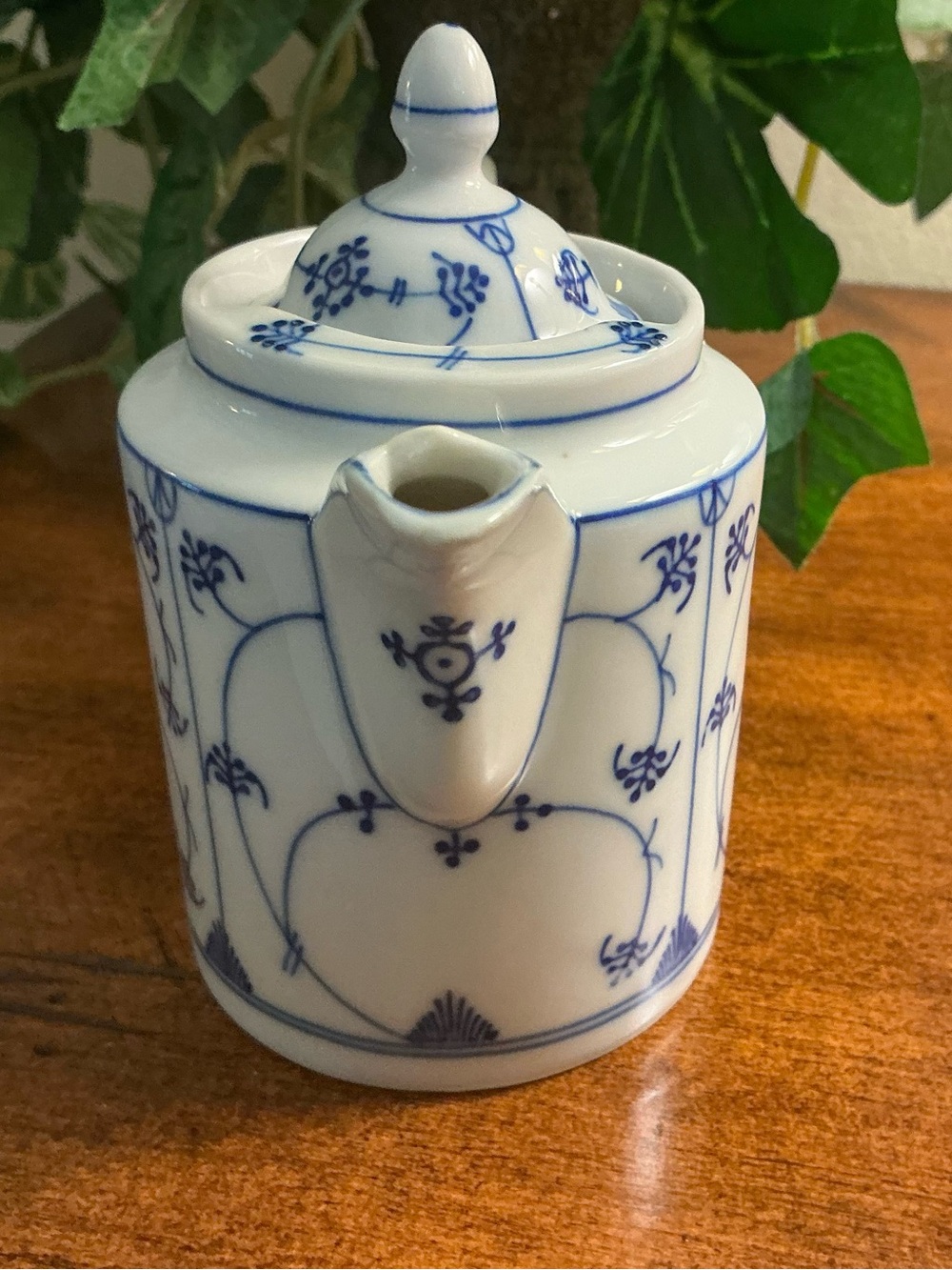 PK Silesia Antique Porcelain Teapot Blue and White Strawflower Pattern. - Picture 3 of 8